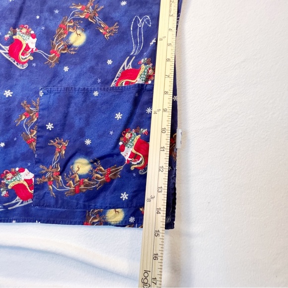 Crest Christmas Scrub Top Santa Sled Reindeer Size Medium - Picture 4 of 7